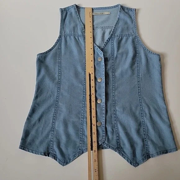 London Crew Chambray Vest Top Snap Button V Neck Coastal Cowgirl Preppy Western - Picture 8 of 11